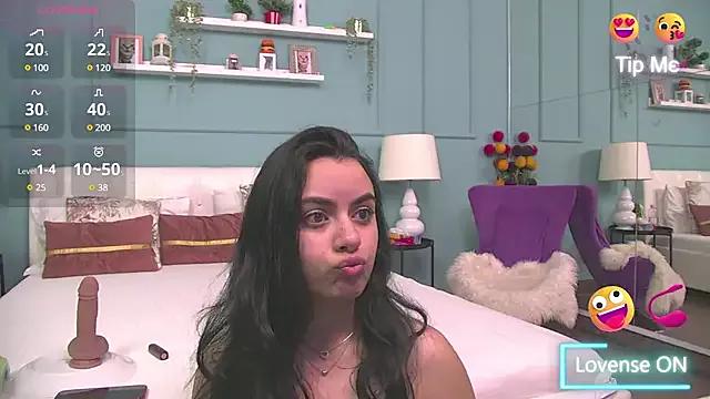 Freechat ElyzaIbarra on StripChat