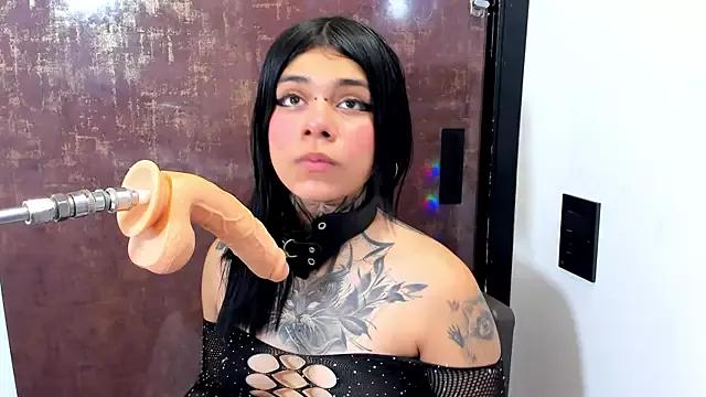 Freechat Emily_Evo on StripChat