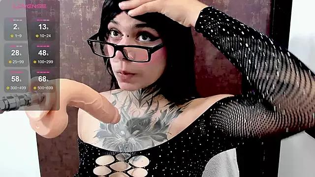 Freechat Emily_Evo on StripChat