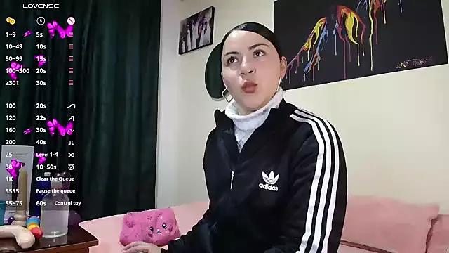 Emmie_Hot on StripChat 