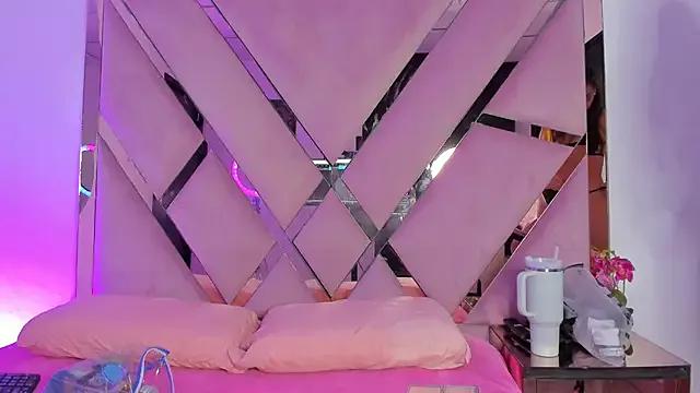 Esmeraldaht on StripChat