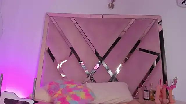 Esmeraldaht on StripChat 