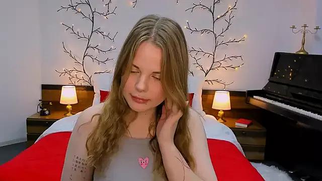 Freechat holy_kitty on StripChat