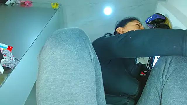 Freechat hornymilf_69xxx on StripChat