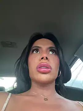 Freechat HOT_LADY_777 on StripChat