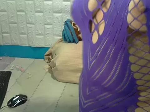 Freechat hotchilimom on StripChat