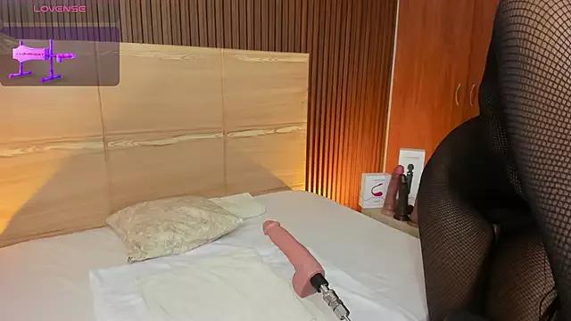 iris_violeta on StripChat 