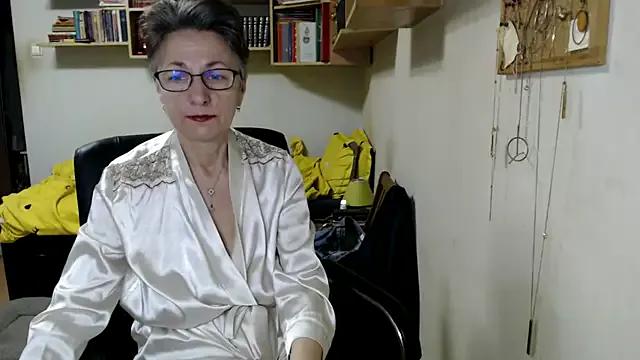 katemodel — naked dancing !