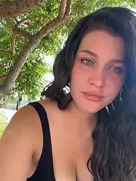 Freechat KikiWatson on StripChat