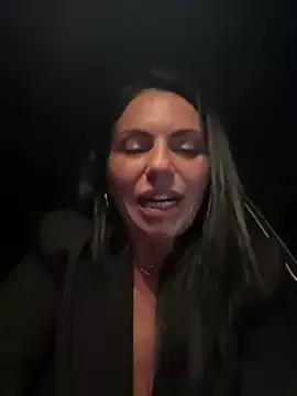 Freechat KimKelly13 on StripChat