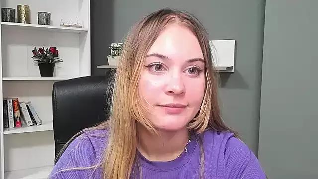 Freechat kitty_valeria on StripChat