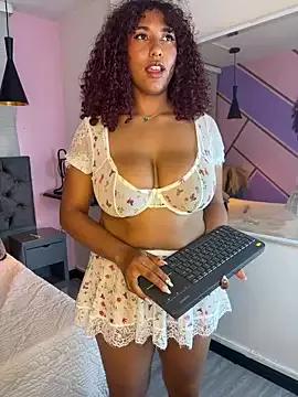 Freechat lauraltt on StripChat