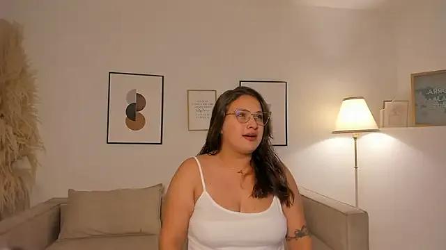 Laureen_se — Riding dildo + bouncing boobs+ spit 