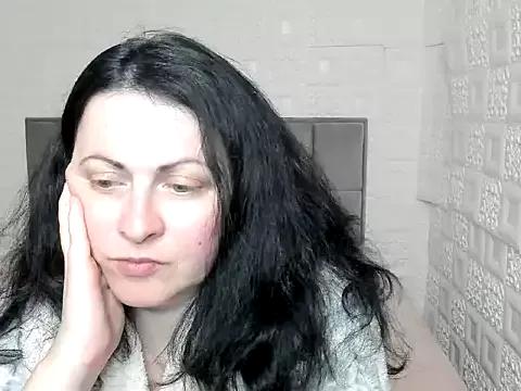 Lillian2 on StripChat 
