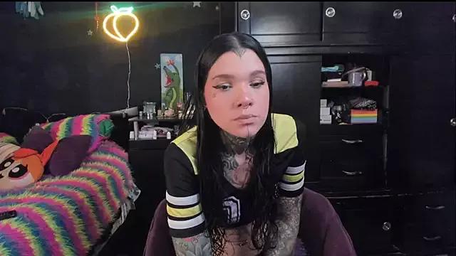Lilmarieee on StripChat 