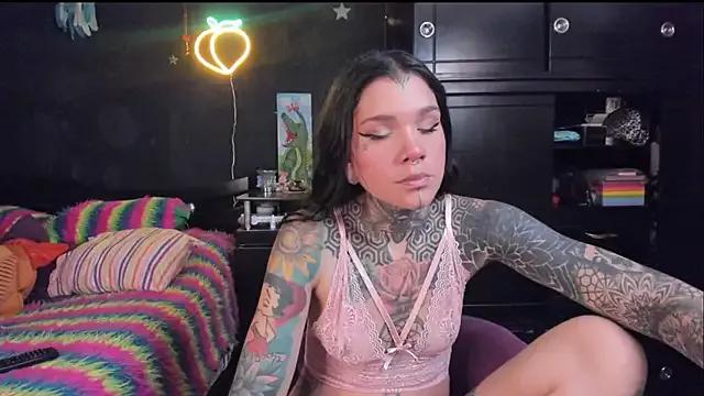 Lilmarieee on StripChat 