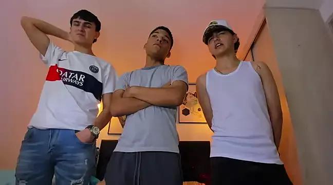 LittleWhiteBoys on StripChat 
