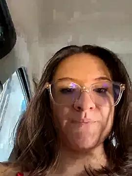 StripChat livgomez is Freechat livgomez — sneaky creamy cumshow with squirttttt