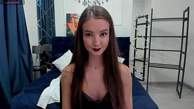 LoraSunnyy — oil on my nude tits