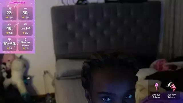 Freechat LuanaRisque on StripChat