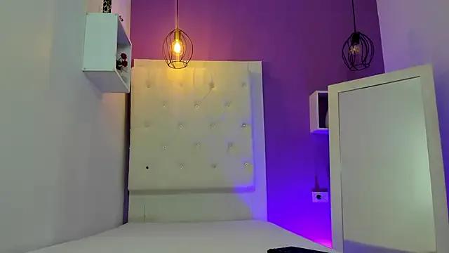 Luna_ebony69 — Ride my dildo