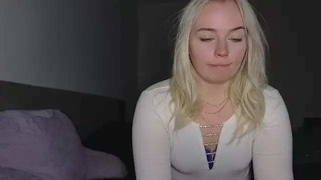 Freechat margot_robbie7 on StripChat