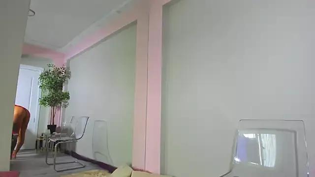 Freechat MayaHellen on StripChat