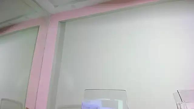 Freechat MayaHellen on StripChat