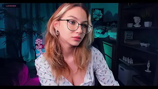 Freechat MelissaTetris on StripChat