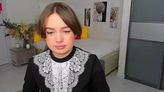 Freechat MiracleCurly on StripChat