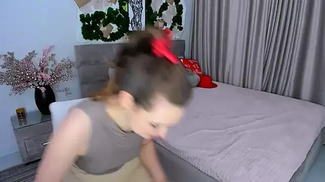 Freechat MiracleCurly on StripChat