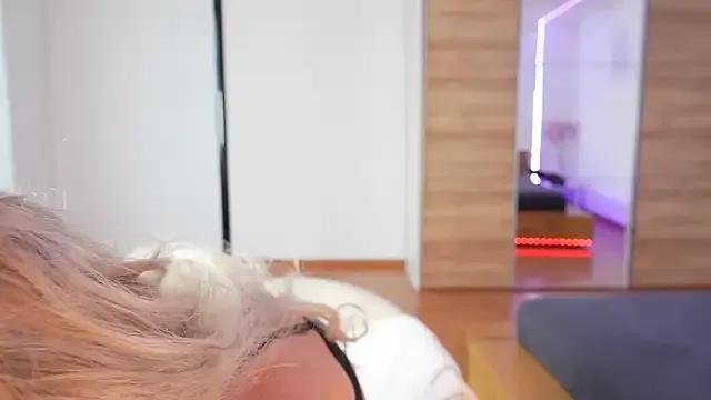 missdaisydiamond777 on StripChat 