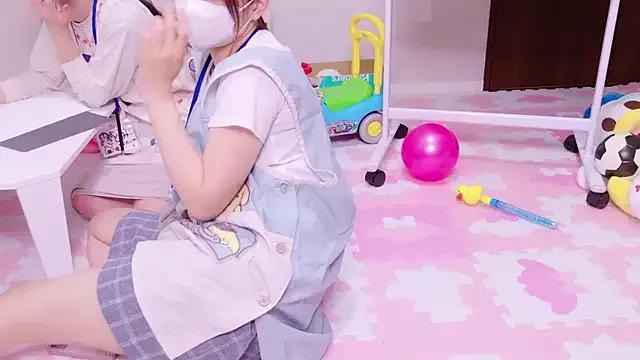 Group NA-KAREN-V8 on StripChat