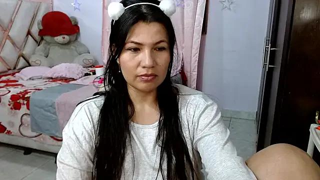 nahomi_star_model — creamy cum