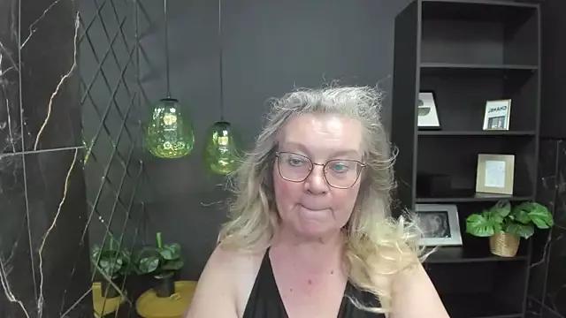 NataliMellow — Dance in panties