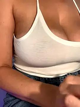 Freechat Nayafreaky on StripChat