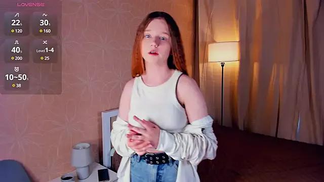 PollyHandford on StripChat 