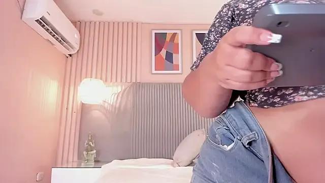 Freechat samyriverss on StripChat