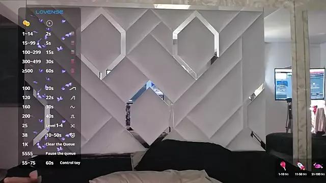 Freechat Sara_Foxx1 on StripChat