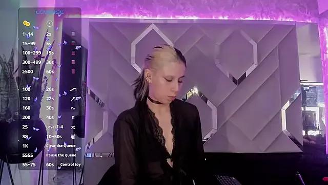 Freechat Sara_Foxx1 on StripChat