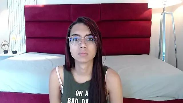 Freechat sara_saenz99 on StripChat