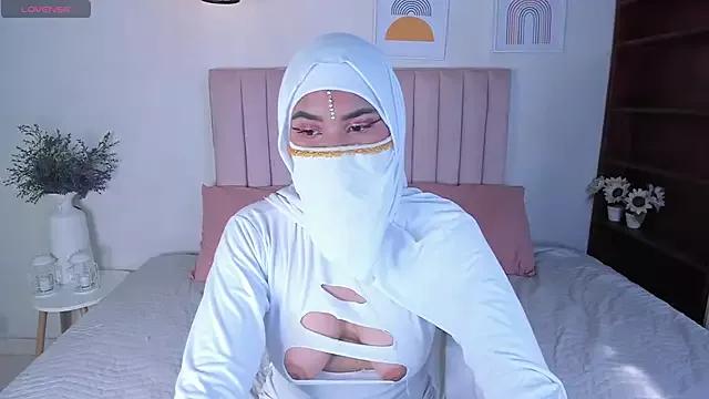 saray_halam on StripChat 