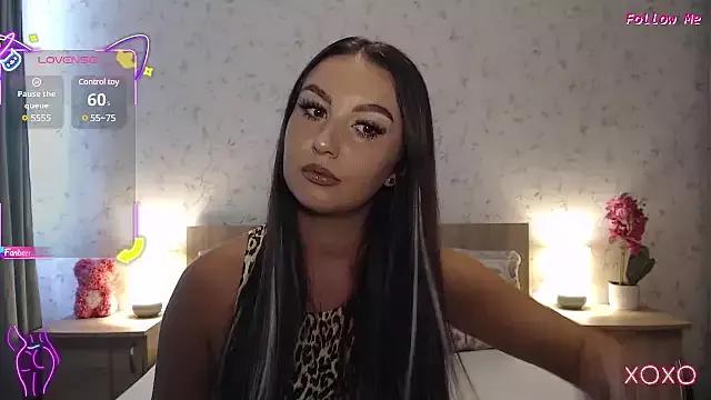 Freechat SecretSienna on StripChat