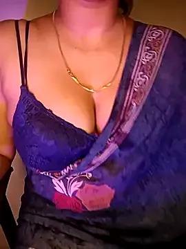 Freechat SexyAndHottie on StripChat