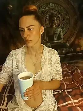 SlimBellaa — Striptease 