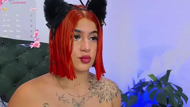 SoofiRosse on StripChat 