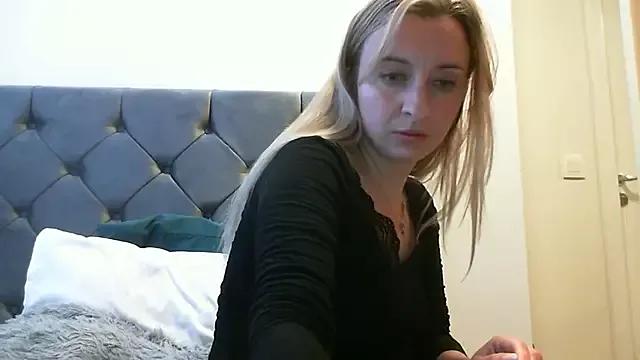 Freechat SusanCurt on StripChat