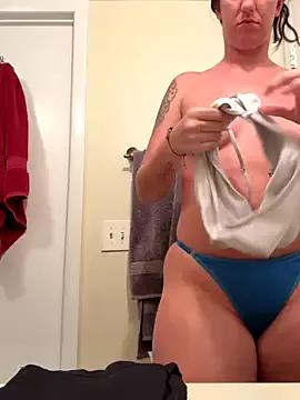 sweetsirenn — flash pussy at the beach