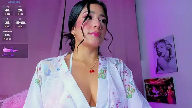 Freechat tellmebri on StripChat