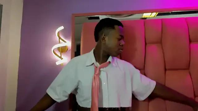 VICTORIAOBEY — play whit my dildo hard